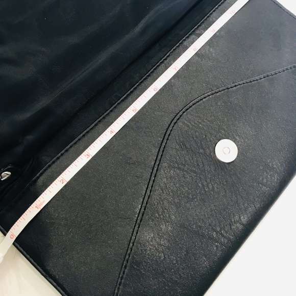 Exhilaration-Faux Leather, skulls and studded envelope wristlet - Picture 5 of 7